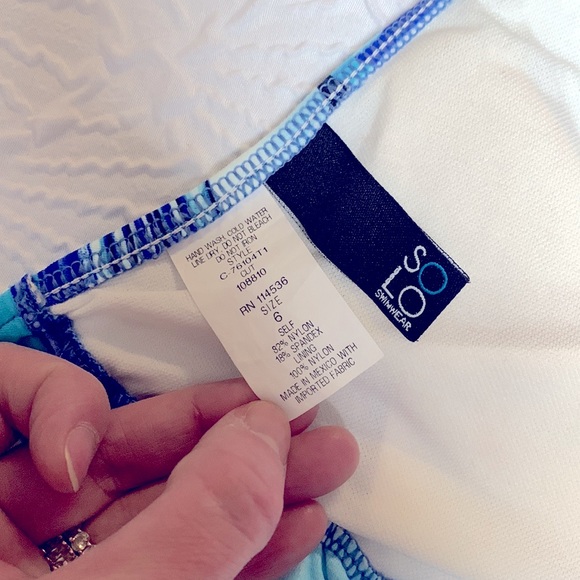 Sol Lo String Bikini EUC w/wavy stripes of blue & white & Embellishments Size 6 - Picture 6 of 12